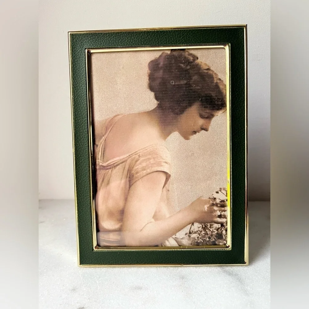Vintage gold and false leather Green Picture Frame 4”x6” photo